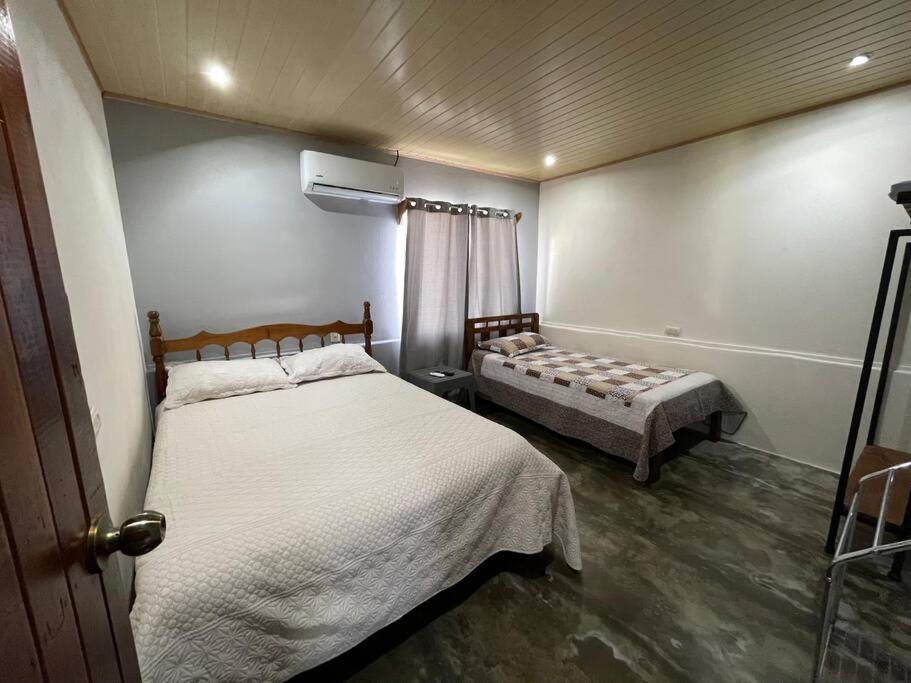 Large & Confortable Family House La Fortuna ภายนอก รูปภาพ